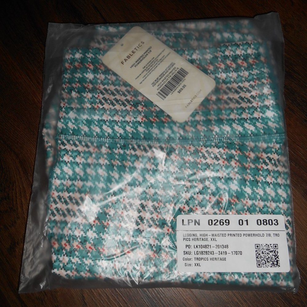Fabletics Mint And Cream Houndstooth Leggings - image 5
